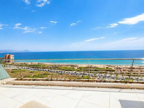 3-bedroom Apartment In Arenales Del Sol, Spain (153 M²)