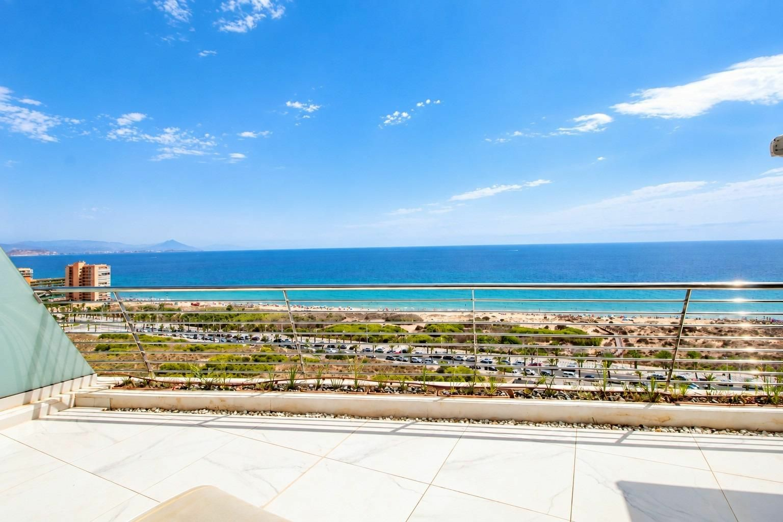 3-bedroom Apartment In Arenales Del Sol, Spain (153 M²)