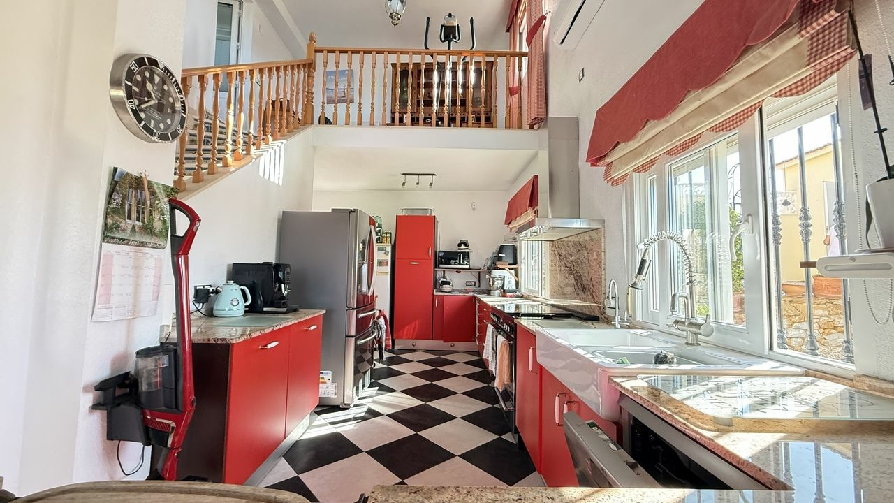 5-bedroom Villa In Orihuela Costa, Spain (214 M²)