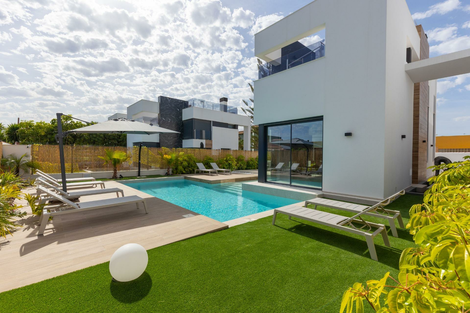 2-6-bb1d2b 3-bedroom Villa In Torrevieja, Spain (126 M²)