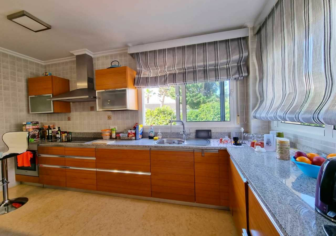 5-bedroom Villa In Torrevieja, Spain (469 M²)
