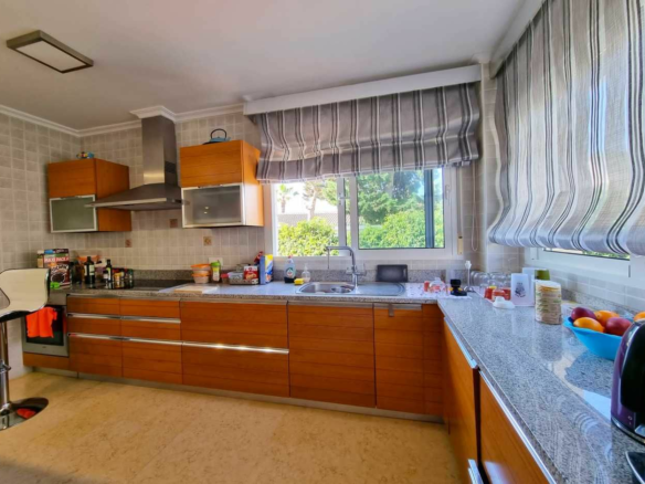 5-bedroom Villa In Torrevieja, Spain (469 M²)