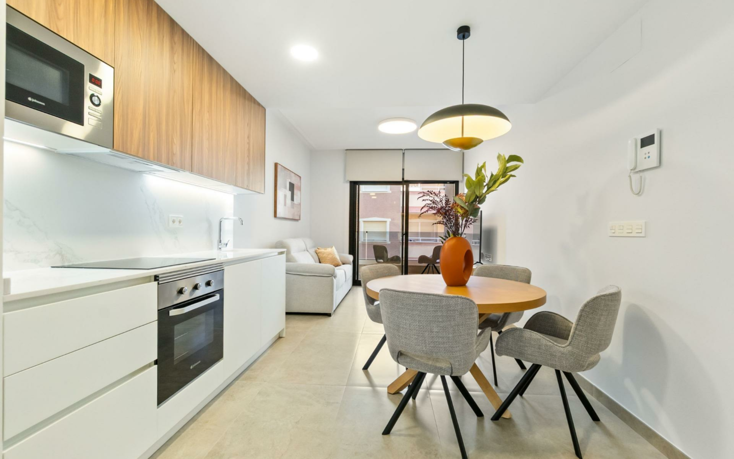 2-bedroom Apartment In Torrevieja, Spain (82 M²)