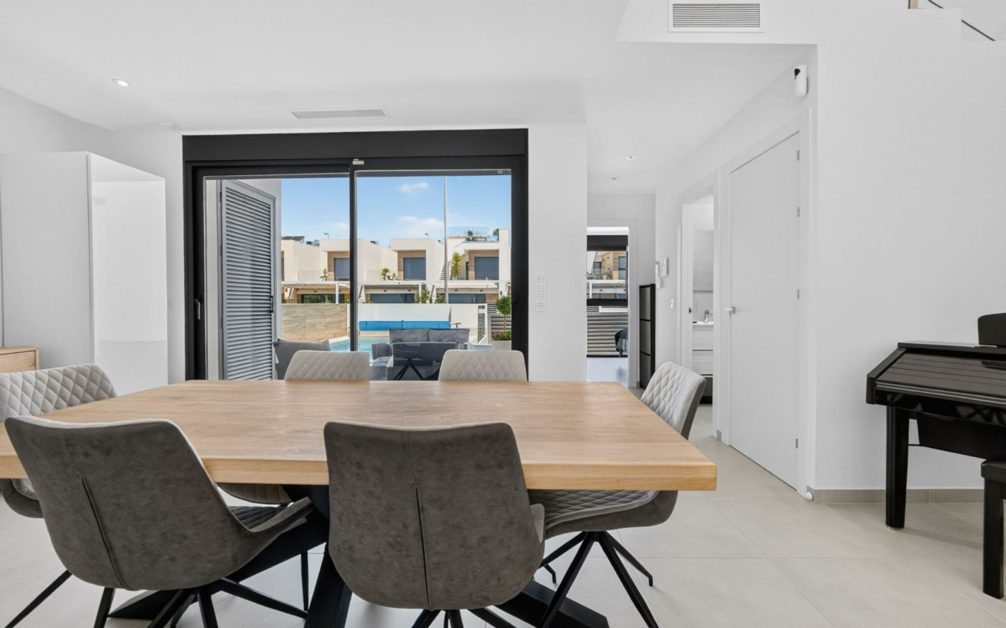 5-bedroom Villa In Rojales, Spain (214 M²)