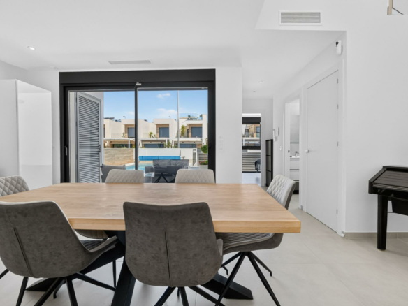 5-bedroom Villa In Rojales, Spain (214 M²)