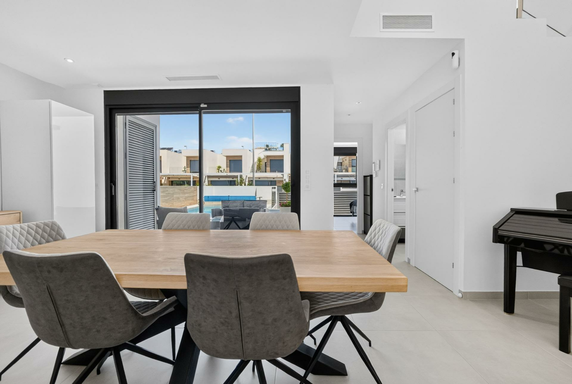 2-6-d814f9 5-bedroom Villa In Rojales, Spain (214 M²)