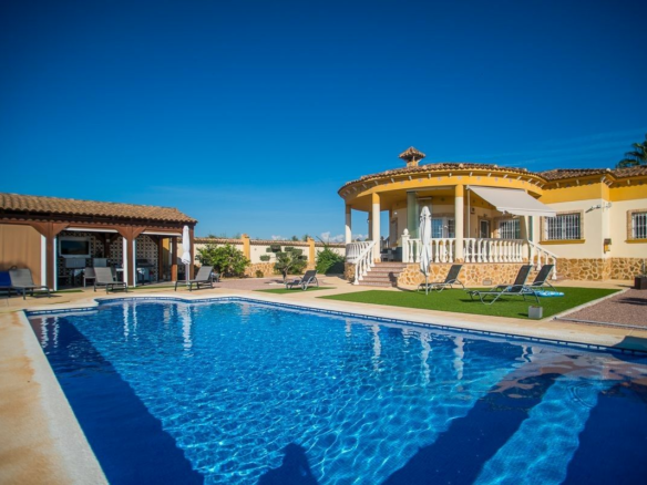 4-bedroom Villa In Catral, Spain (146 M²)