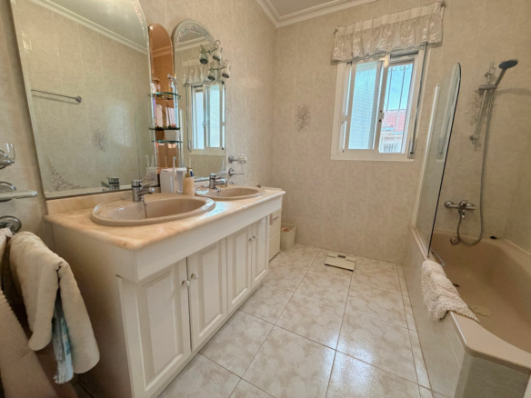 5-bedroom Villa In Rojales, Spain (344 M²)