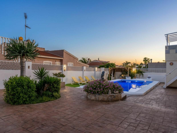 6-bedroom Villa In Rojales, Spain (285 M²)