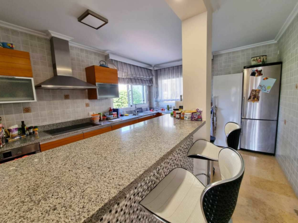 5-bedroom Villa In Torrevieja, Spain (469 M²)