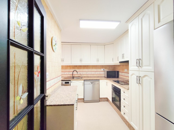 3-bedroom Apartment In Torrevieja, Spain (109 M²)