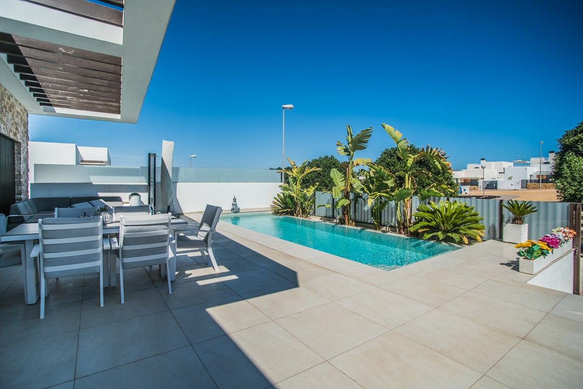 4-bedroom Villa In Formentera Del Segura, Spain (203 M²)