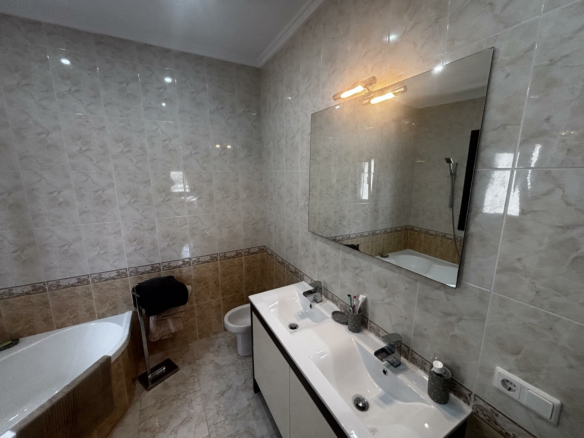 4-bedroom Villa In Rojales, Spain (247 M²)