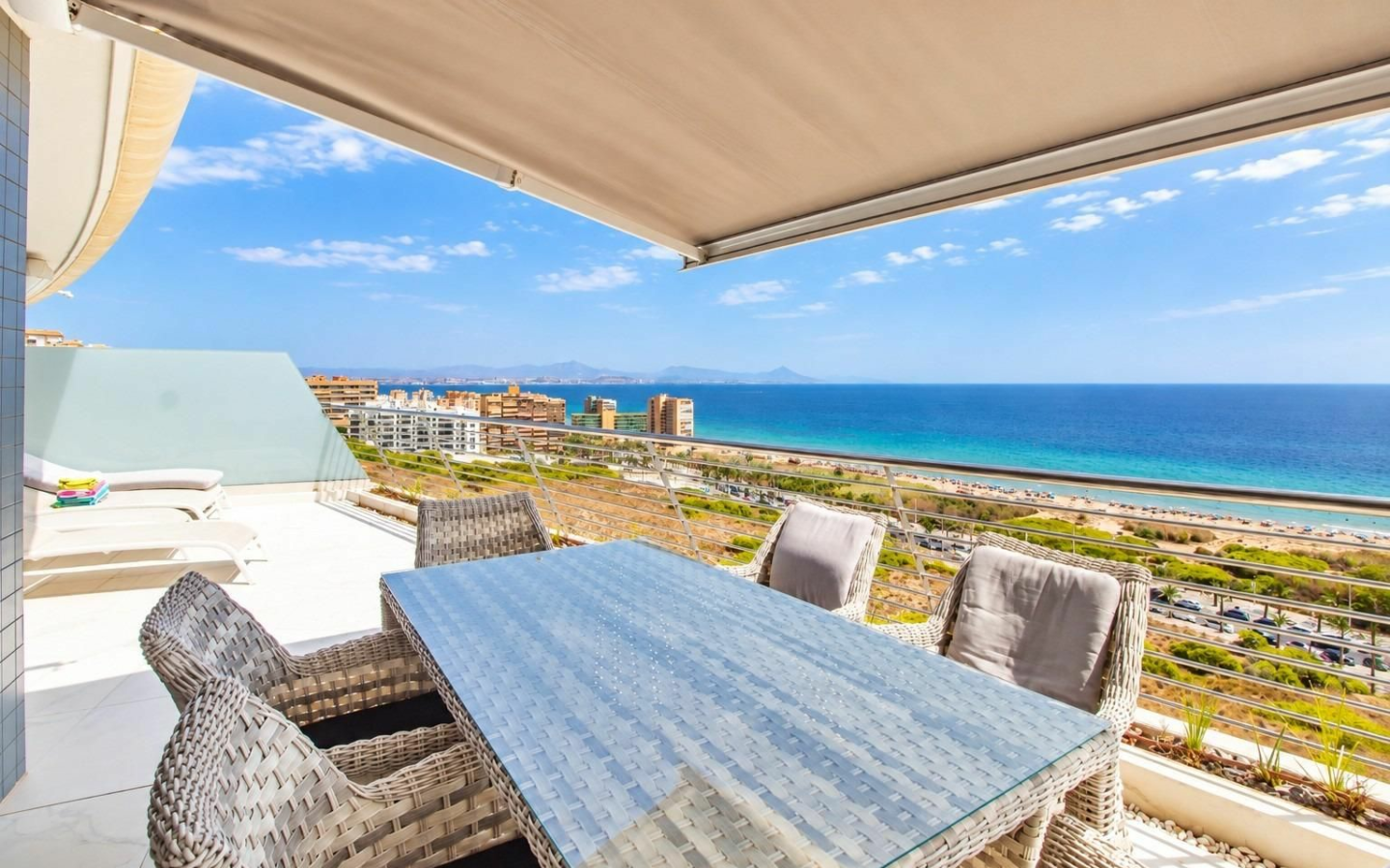 3-bedroom Apartment In Arenales Del Sol, Spain (153 M²)