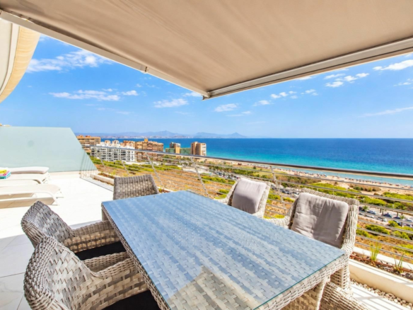 3-bedroom Apartment In Arenales Del Sol, Spain (153 M²)