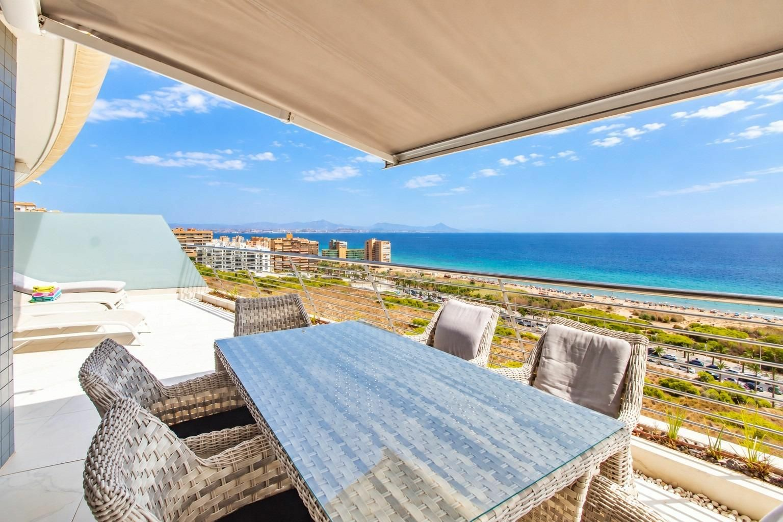 3-bedroom Apartment In Arenales Del Sol, Spain (153 M²)