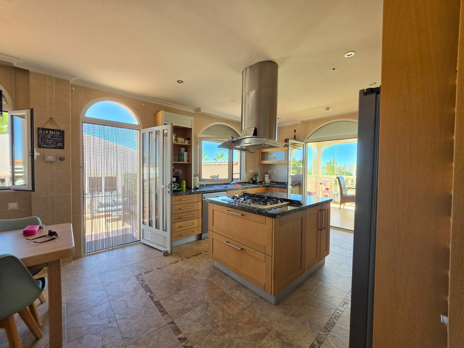 4-bedroom Villa In Pinoso, Spain (405 M²)