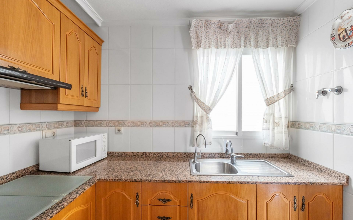 2-bedroom Apartment In Torrevieja, Spain (77 M²)