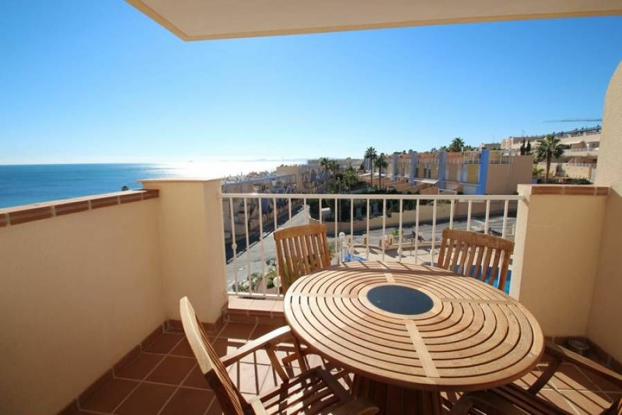 2-bedroom Penthouse In Orihuela Costa, Spain (75 M²)
