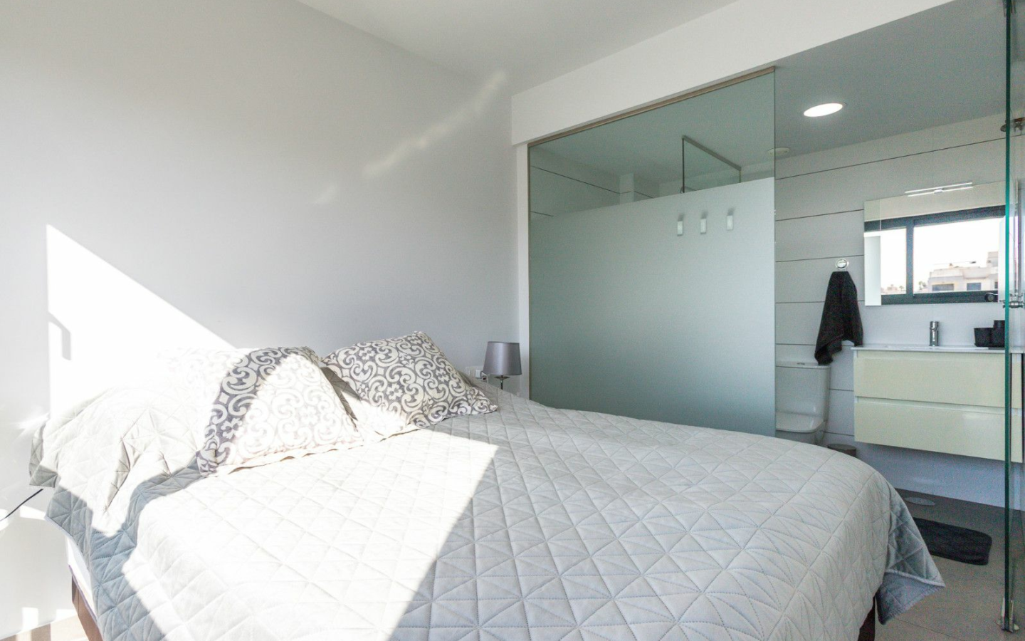 2-bedroom Apartment In Orihuela Costa, Spain (62 M²)