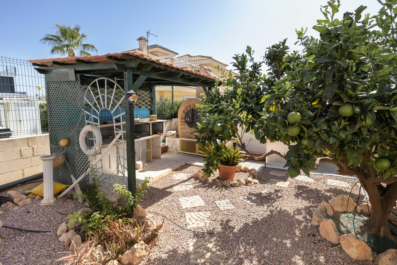 4-bedroom Villa In Orihuela Costa, Spain (180 M²)