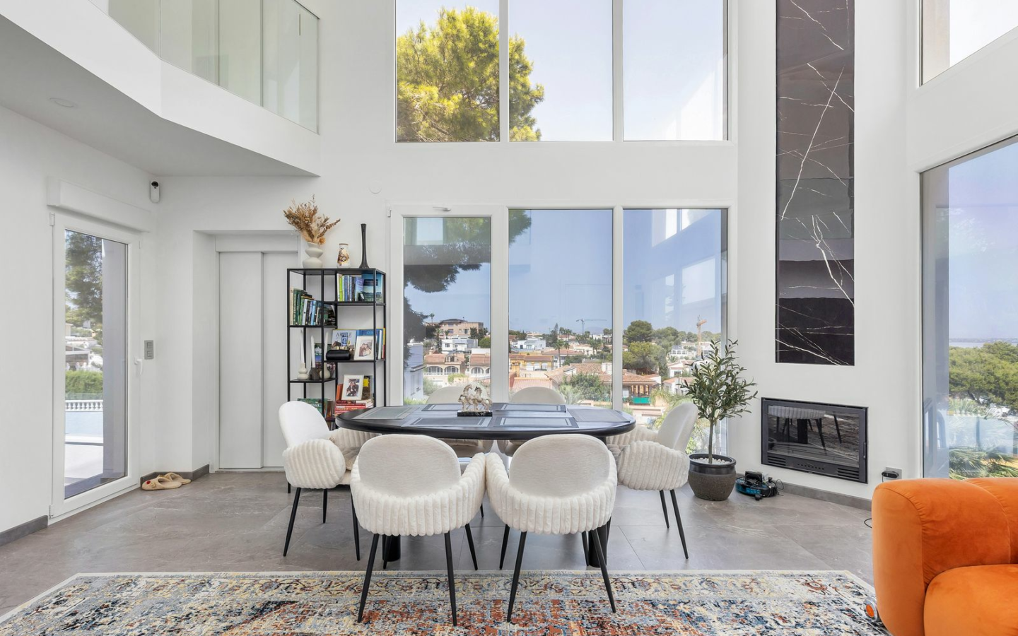 6-bedroom Villa In Torrevieja, Spain (257 M²)