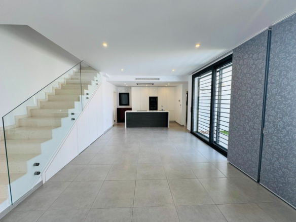 3-bedroom Villa In San Pedro Del Pinatar, Spain (154 M²)