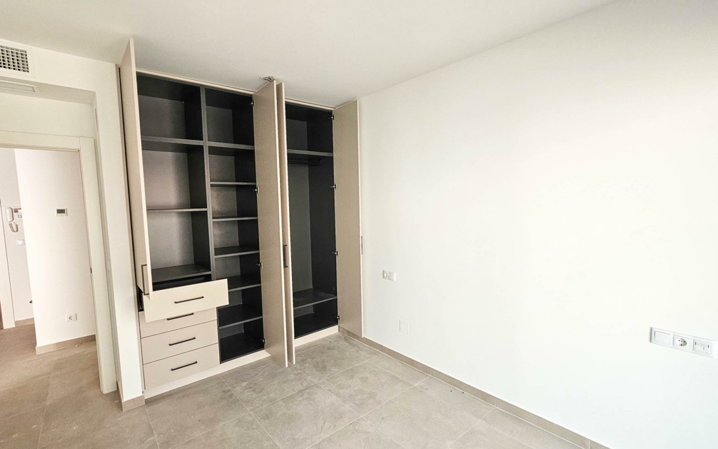 1-bedroom Apartment In Torrevieja, Spain (63 M²)