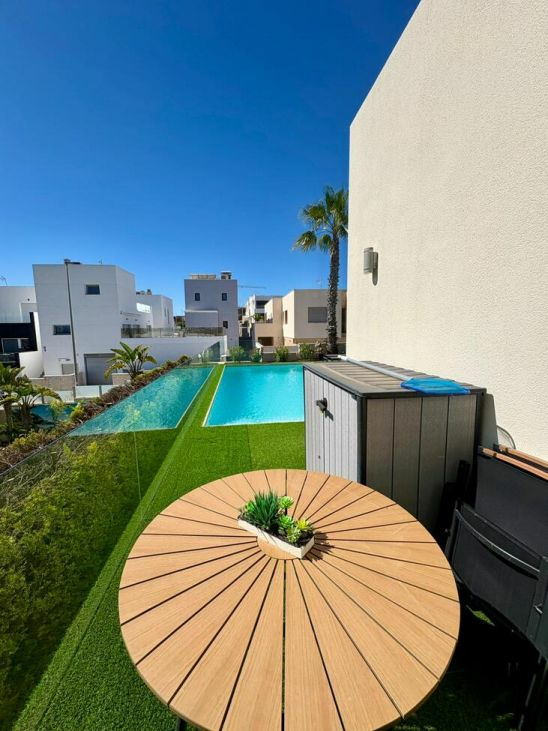 3-bedroom Villa In Benijofar, Spain (148 M²)
