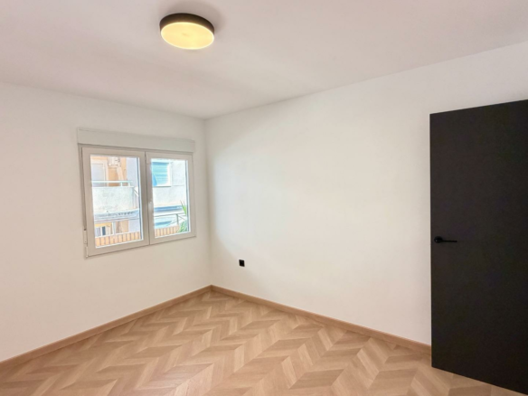 3-bedroom Apartment In Torrevieja, Spain (100 M²)