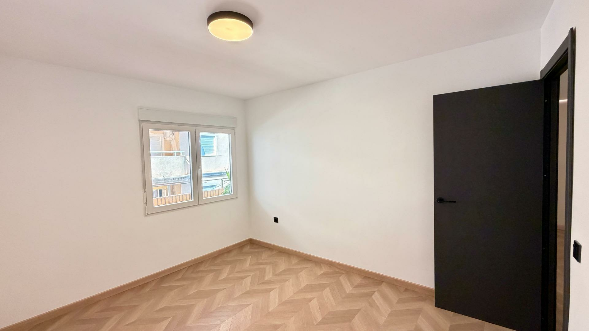 3-bedroom Apartment In Torrevieja, Spain (100 M²)