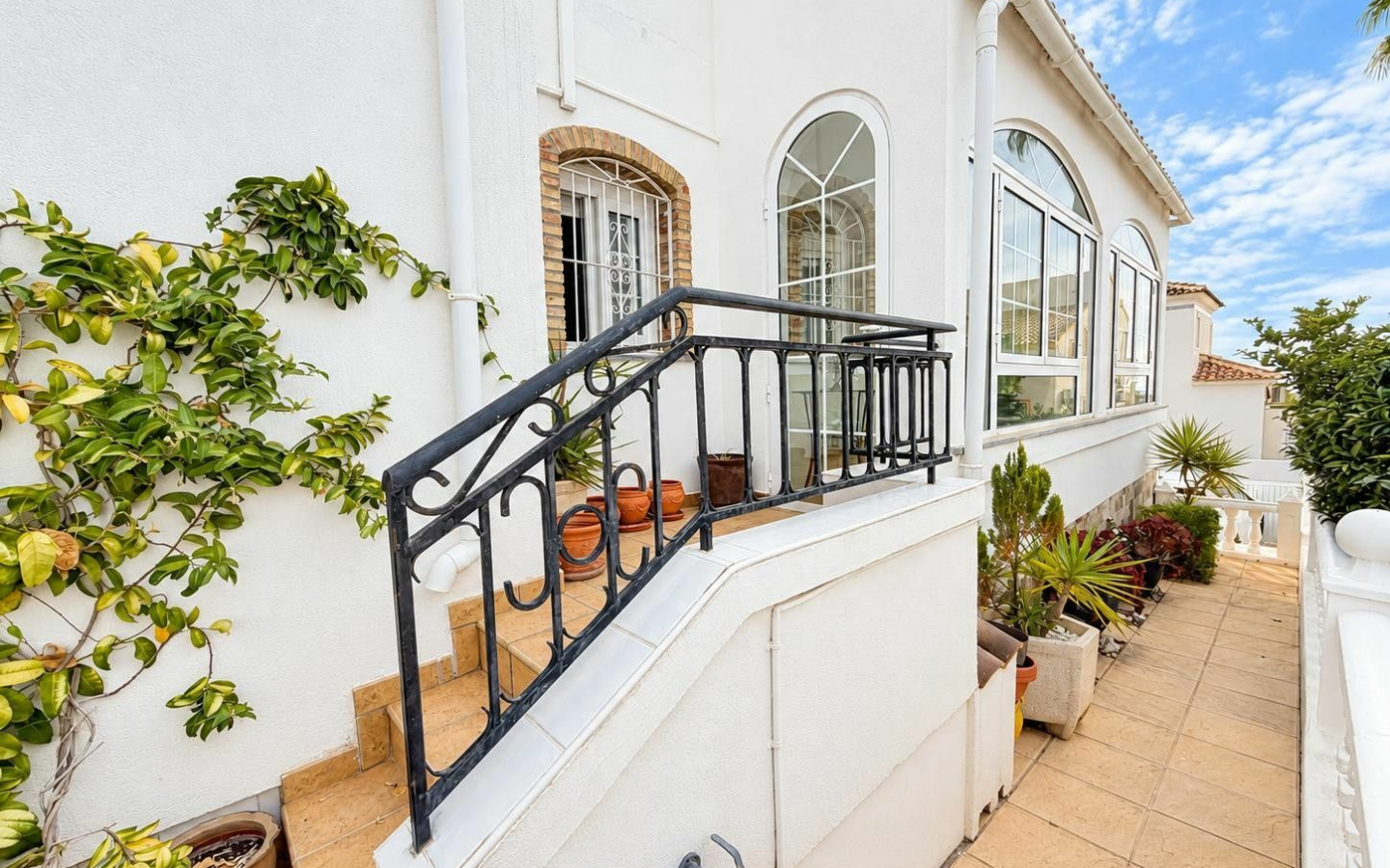 3-bedroom Villa In Orihuela Costa, Spain (320 M² Plot)