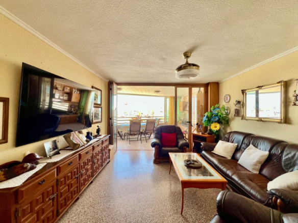 3-bedroom Apartment In Torrevieja, Spain (110 M²)