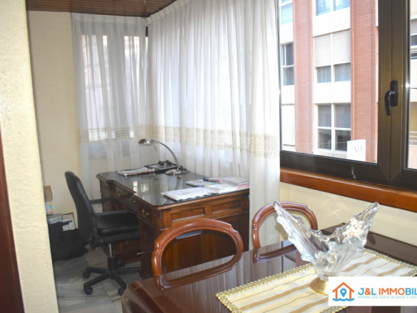 3-bedroom Apartment In Alicante, Spain (167 M²)