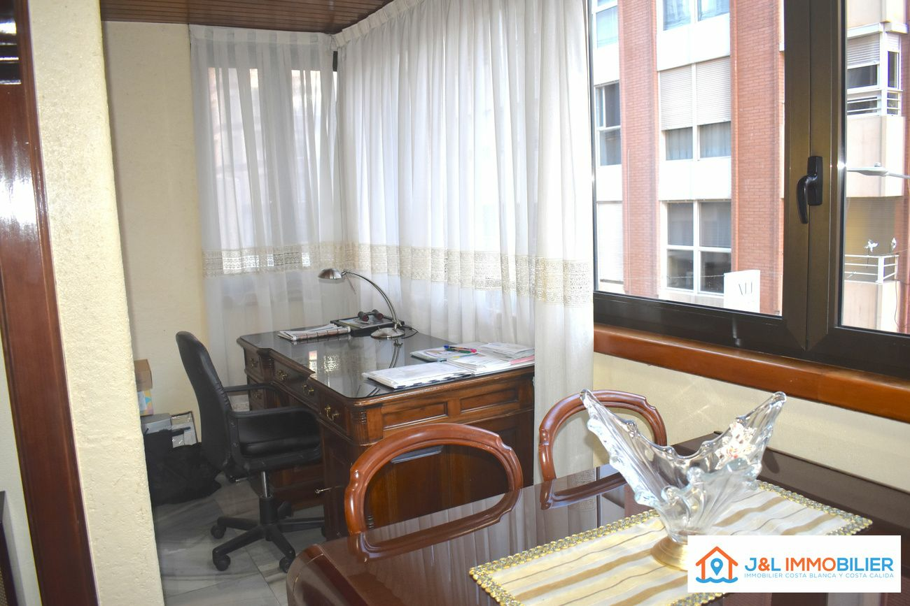 3-bedroom Apartment In Alicante, Spain (167 M²)
