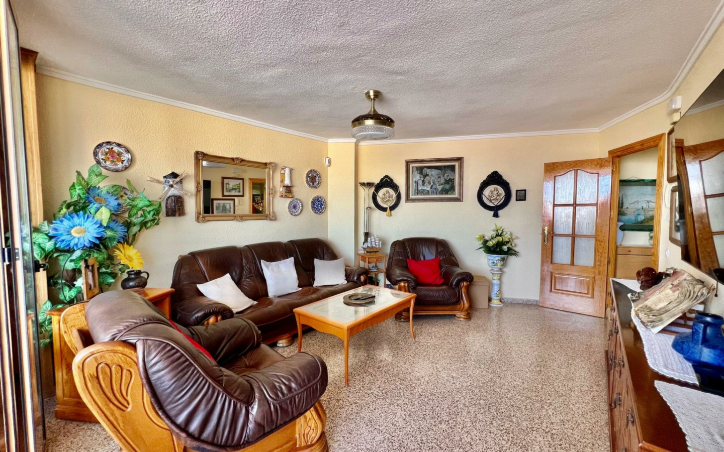 3-bedroom Apartment In Torrevieja, Spain (110 M²)