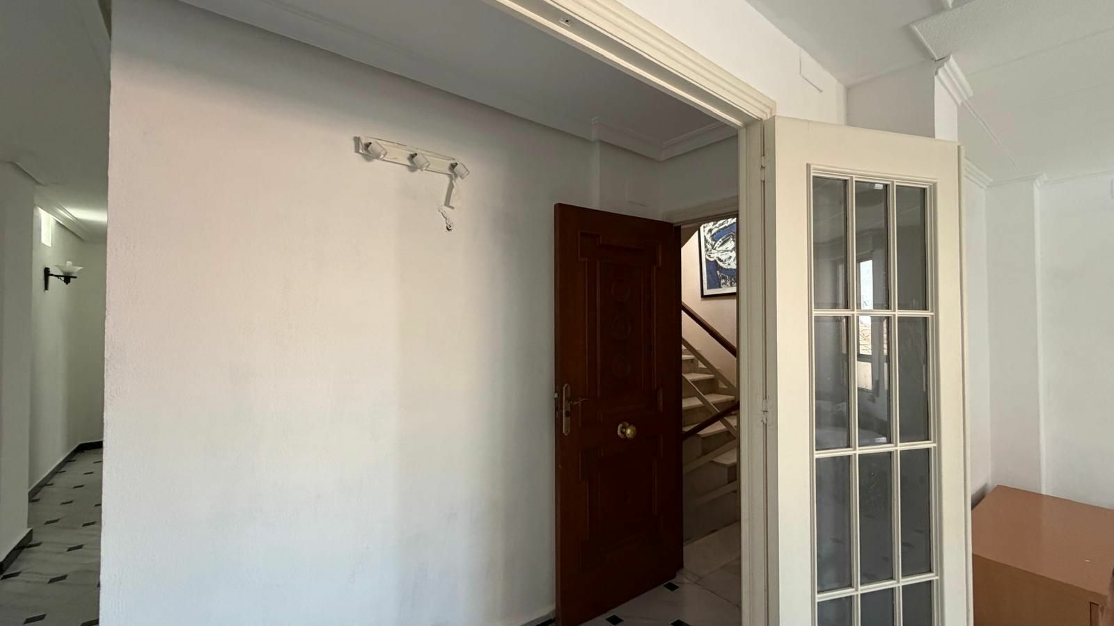 3-bedroom Apartment In Torrevieja, Spain (87 M²)