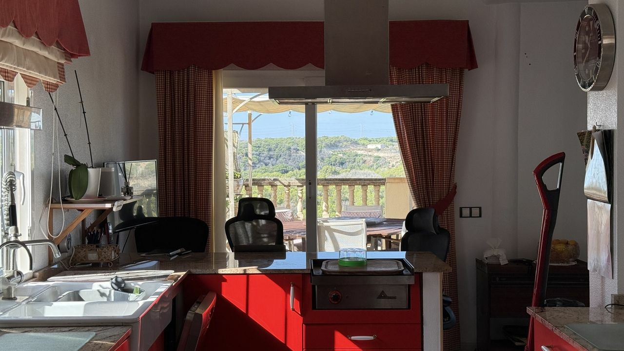 5-bedroom Villa In Orihuela Costa, Spain (214 M²)