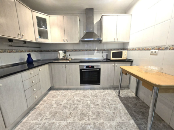 3-bedroom Apartment In Torrevieja, Spain (125 M²)