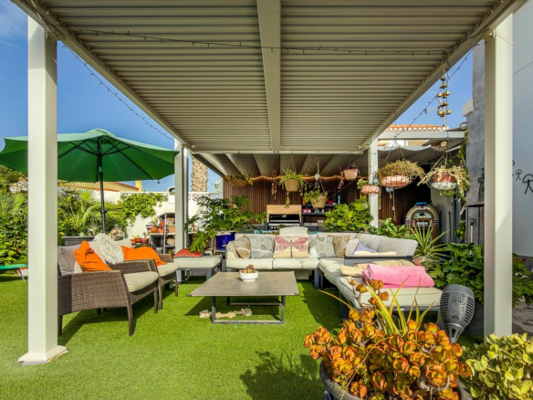 2-bedroom Villa In Torrevieja, Spain (130 M²)