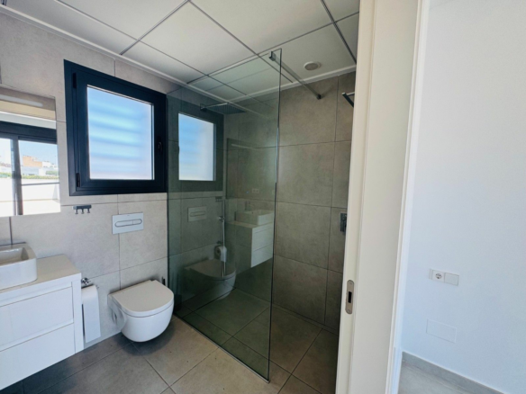 3-bedroom Villa In San Pedro Del Pinatar, Spain (154 M²)