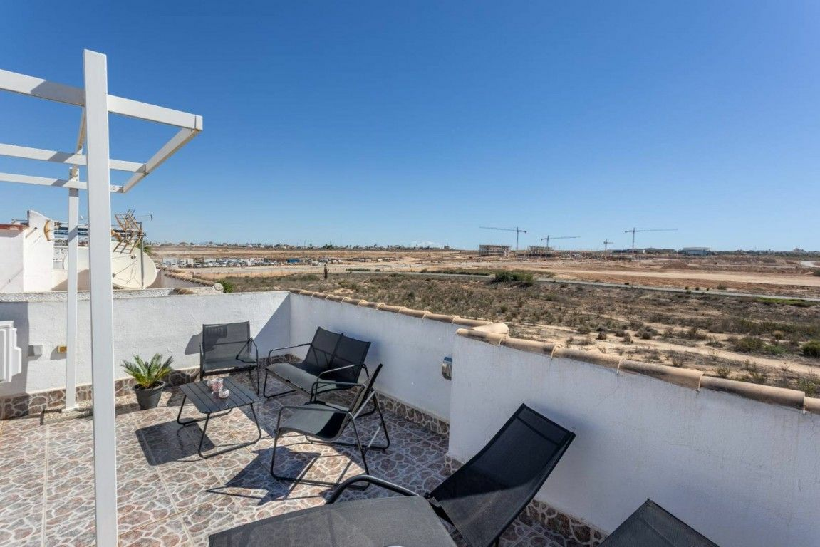 3-bedroom Apartment In Torrevieja, Spain (110 M²)