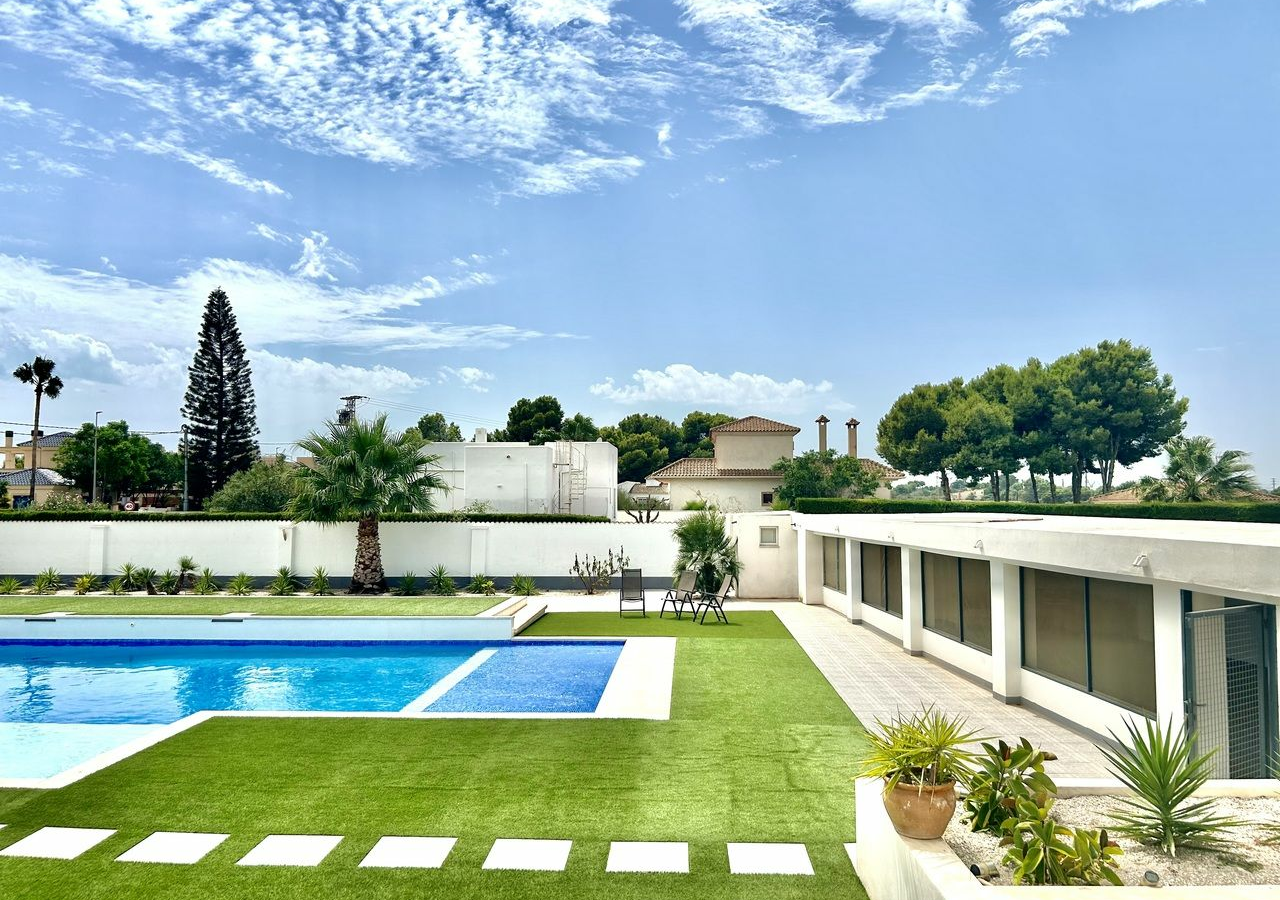 8-bedroom Villa In Los Montesinos, Spain (377 M²)