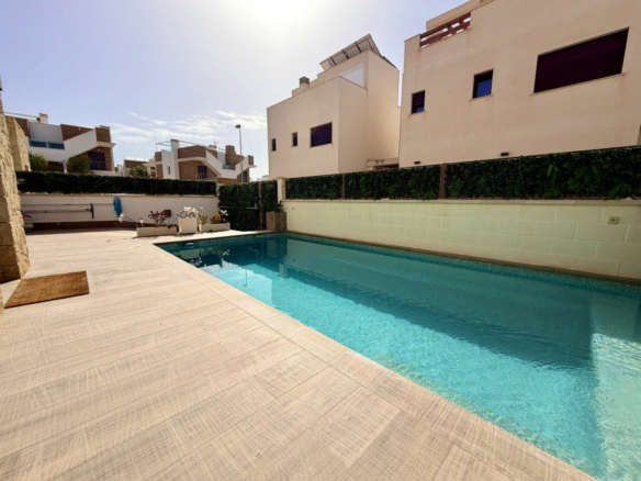 3-bedroom House In Rojales, Spain (156 M²)