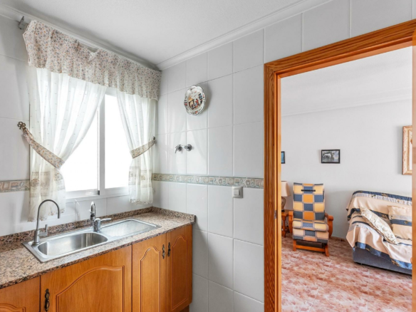 2-bedroom Apartment In Torrevieja, Spain (77 M²)