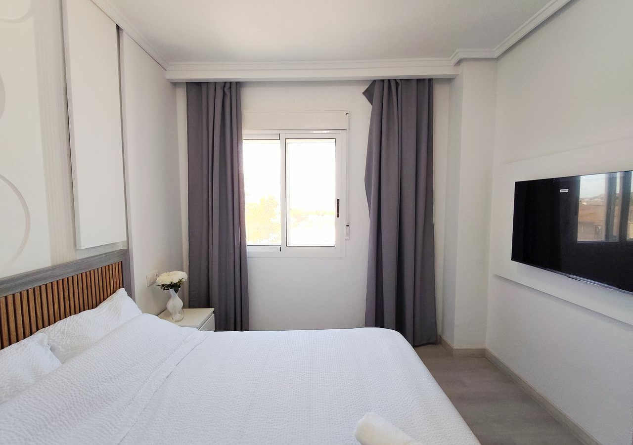 3-bedroom Apartment In Torrevieja, Spain (75 M²)