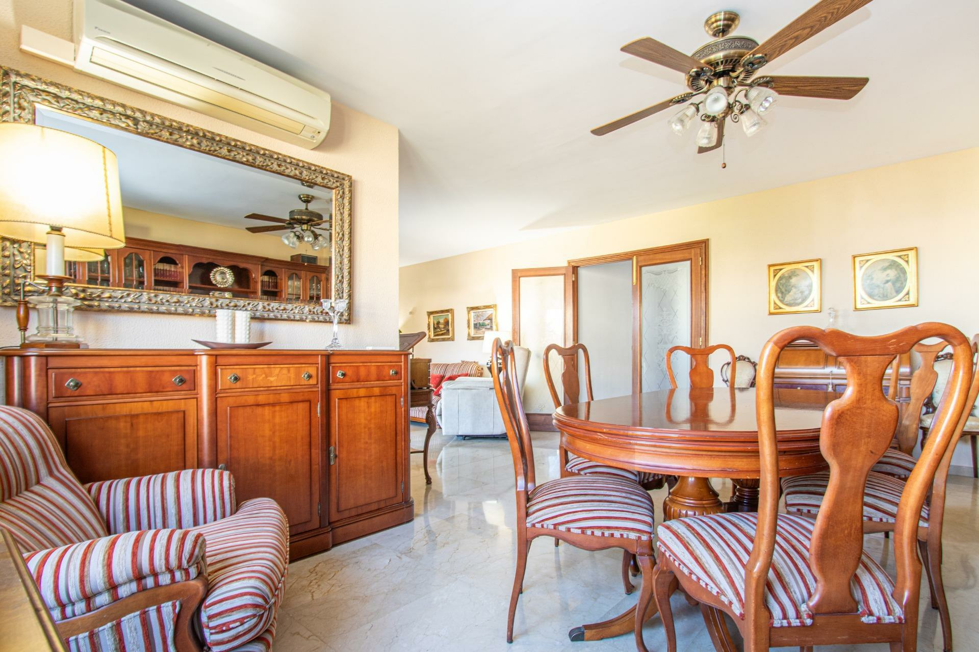 2-8-d7f735 5-bedroom Flat In Palma De Mallorca, Spain (172 M²)