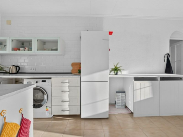 3-bedroom Villa In Torrevieja, Spain (270 M² Plot)