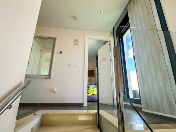 5-bedroom Villa In Torrevieja, Spain (250 M²)