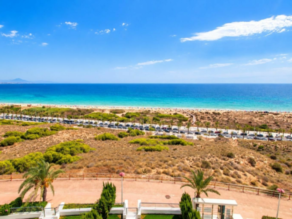 3-bedroom Apartment In Arenales Del Sol, Spain (153 M²)